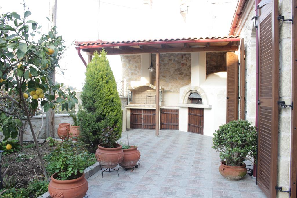 Artemisia Traditional Home Choudetsi Zewnętrze zdjęcie