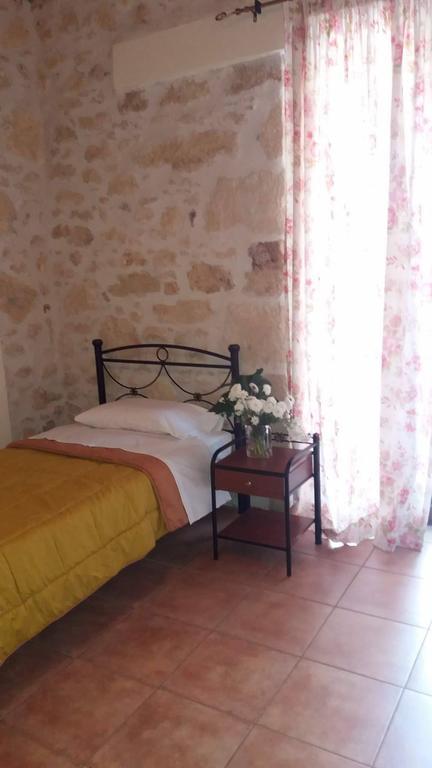 Artemisia Traditional Home Choudetsi Zewnętrze zdjęcie