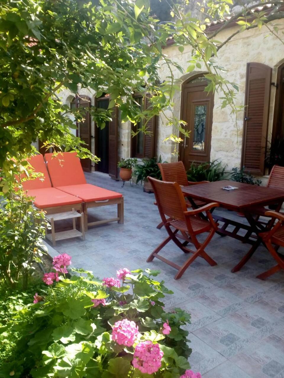 Artemisia Traditional Home Choudetsi Zewnętrze zdjęcie